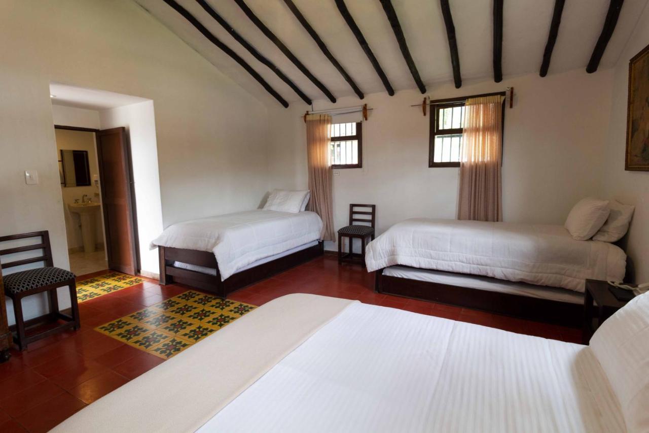 Hotel Club Campestre Hacienda Fizebad El Retiro  Pokoj fotografie